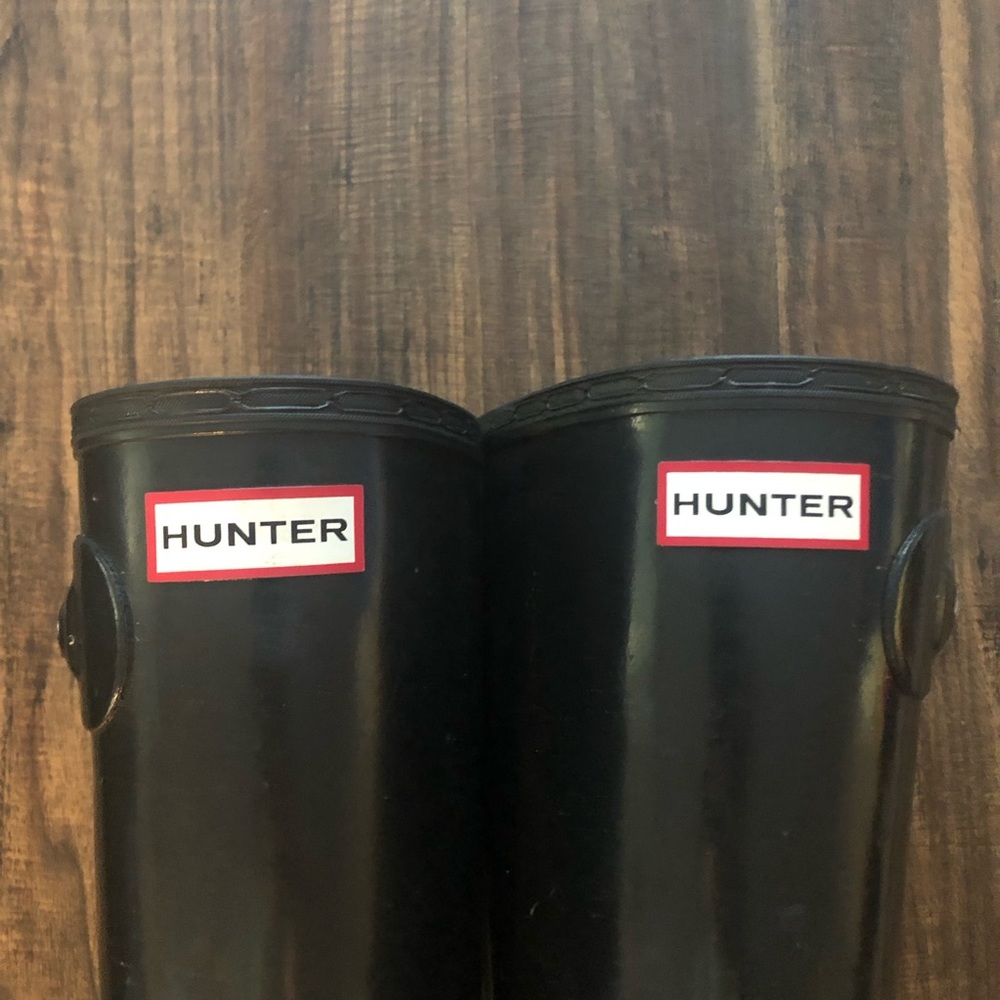 Hunter Boots with Two Pairs of Hunter Boot Socks - Picture 3 of 7